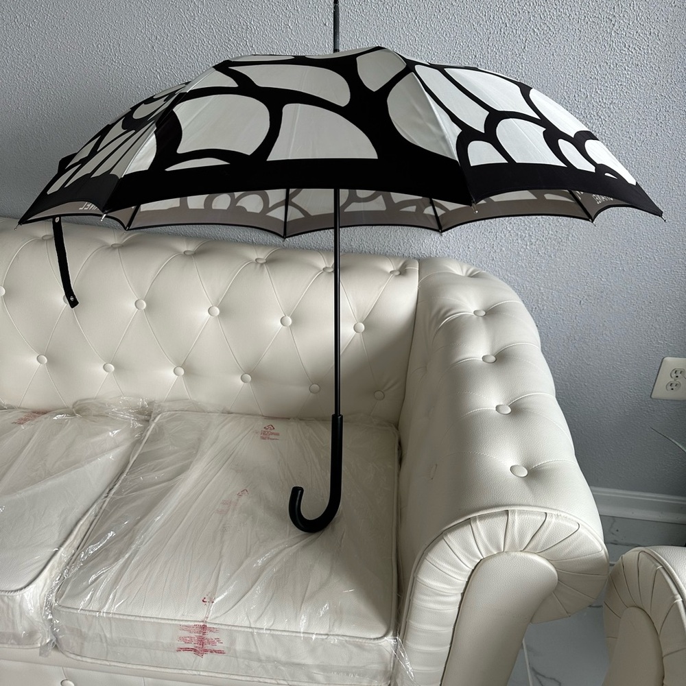 CHANEL CAMELLIA FOLDING UMBRELLA MONOCHROME FLORAL UMBRELLA, WITH COA. RARE ITEM - Picture 11 of 16